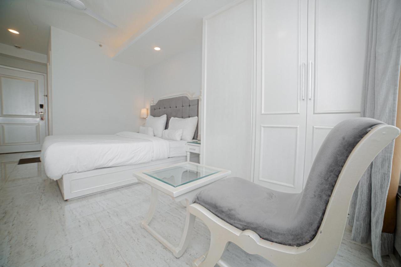 Pearl Courtyard Hotel พาราณสี ภายนอก รูปภาพ