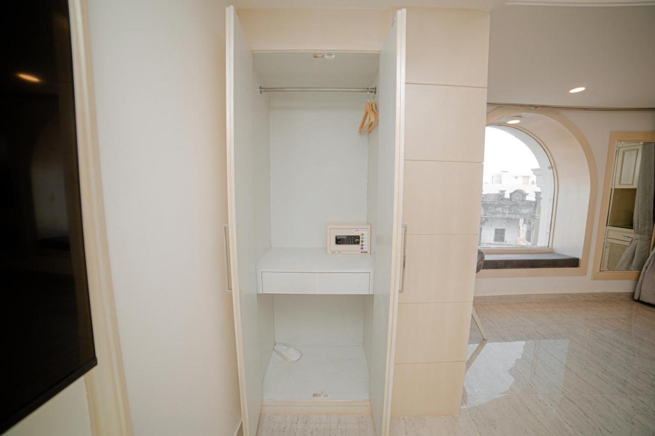 Pearl Courtyard Hotel พาราณสี ภายนอก รูปภาพ