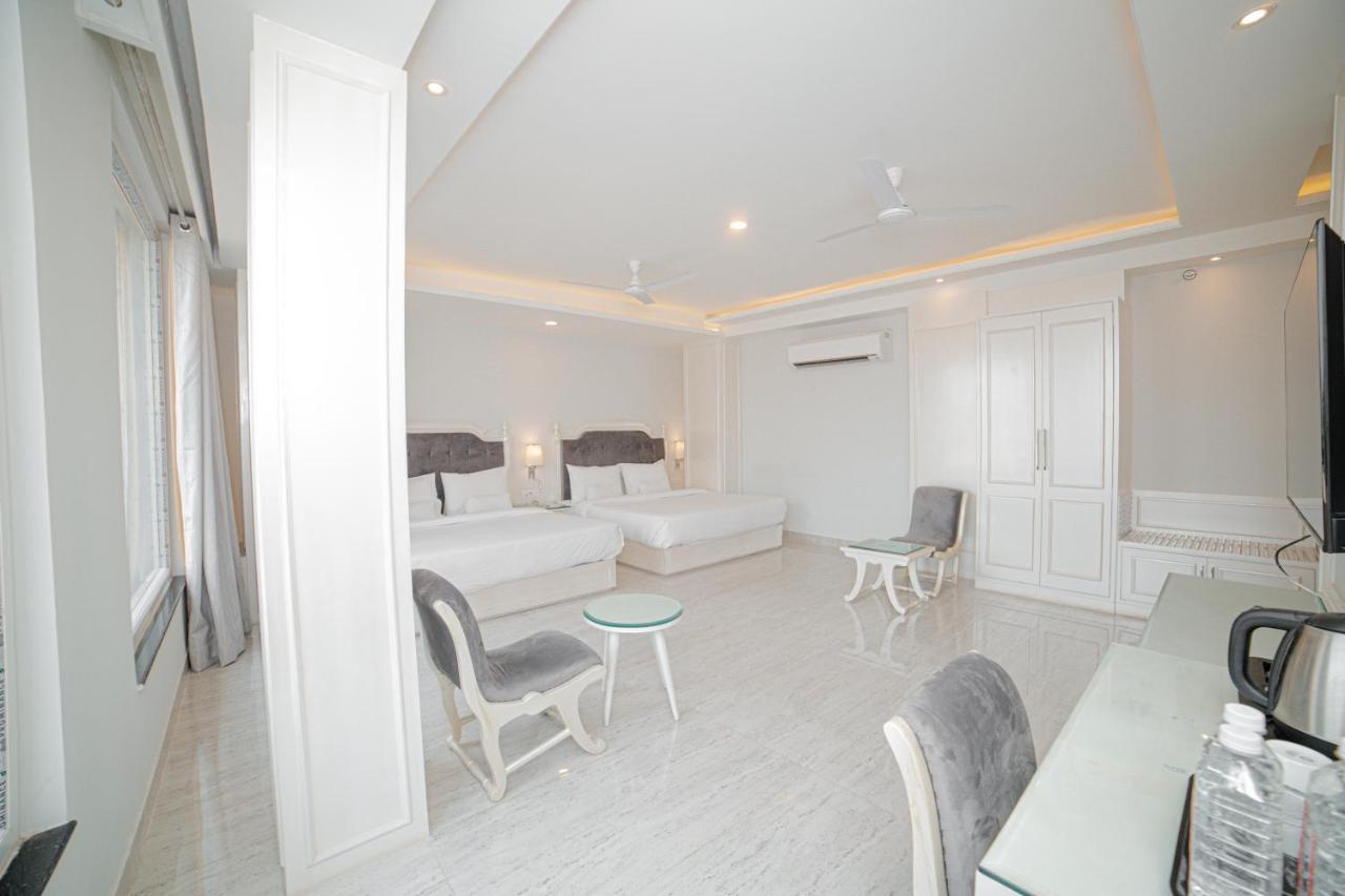 Pearl Courtyard Hotel พาราณสี ภายนอก รูปภาพ