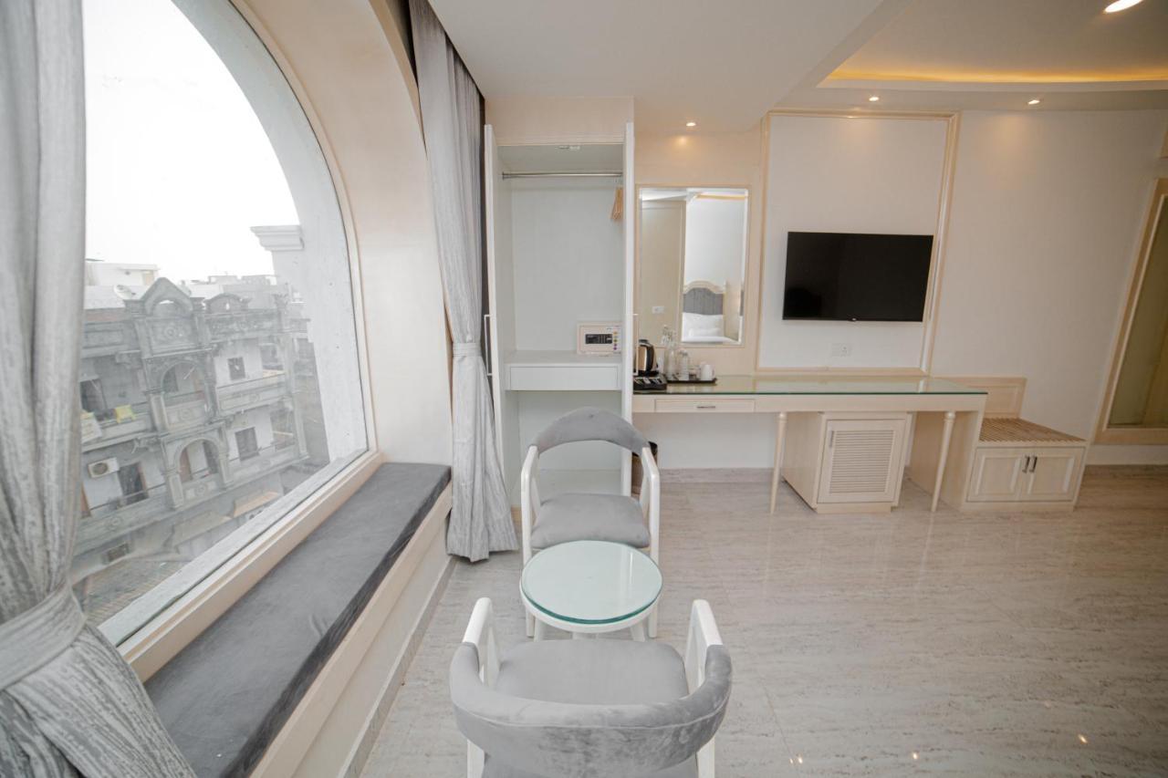 Pearl Courtyard Hotel พาราณสี ภายนอก รูปภาพ