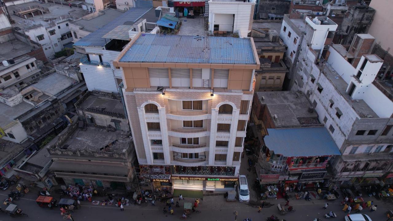 Pearl Courtyard Hotel พาราณสี ภายนอก รูปภาพ