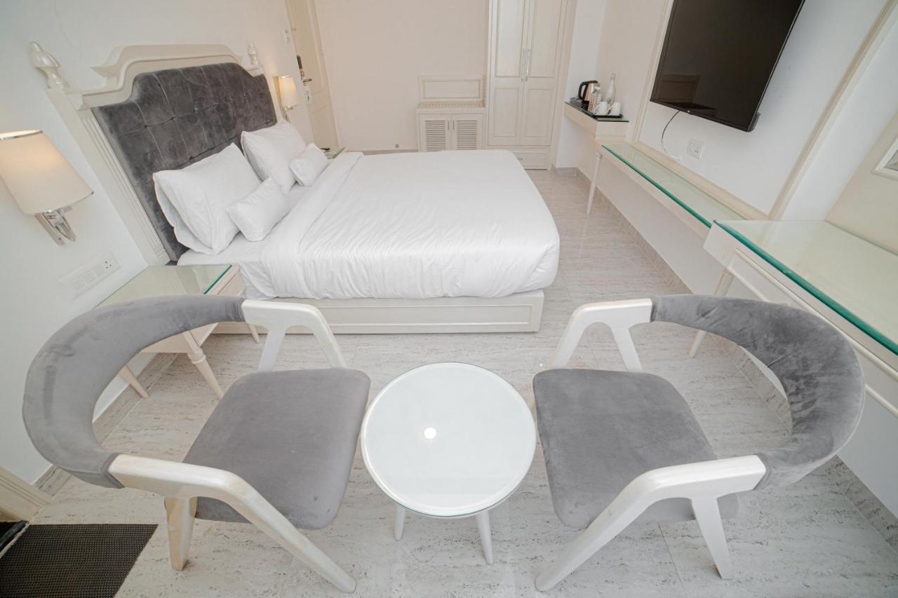 Pearl Courtyard Hotel พาราณสี ภายนอก รูปภาพ