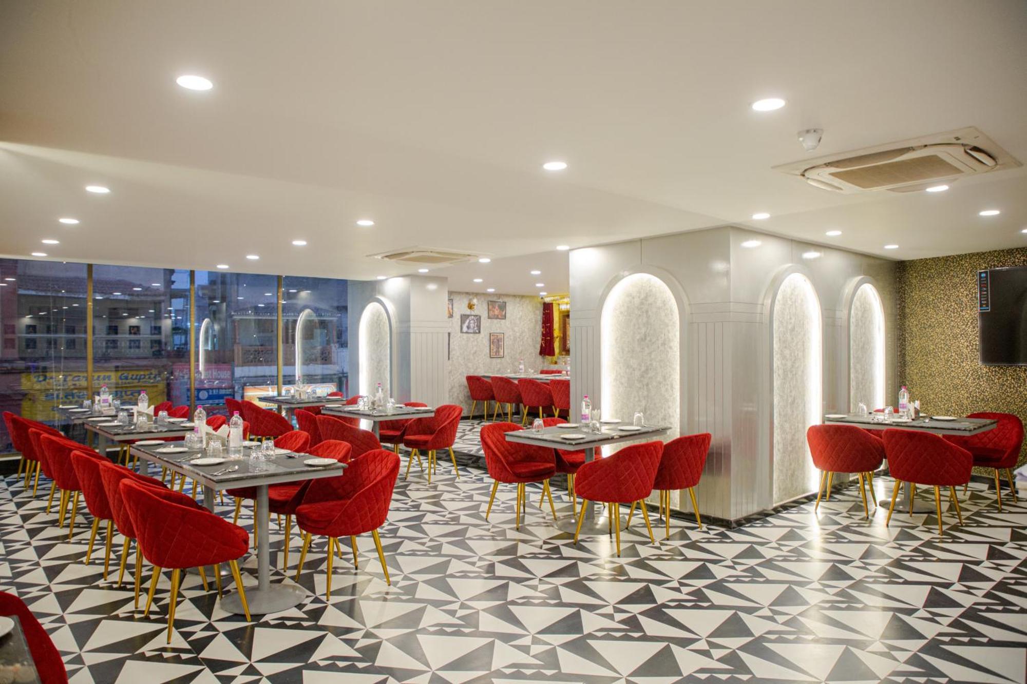 Pearl Courtyard Hotel พาราณสี ภายนอก รูปภาพ